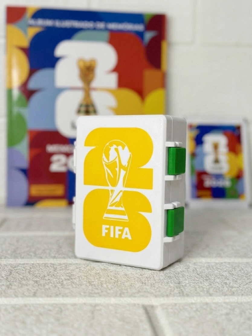 Case Porta Figurinhas Copa 2026 — Maleta + Chaveiro Troféu